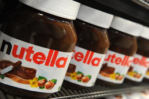 Bei Nutella fiel den Prüfern von Ökotest unter anderem auf, dass künstliche Aromen verwendet werden. Foto: dpa