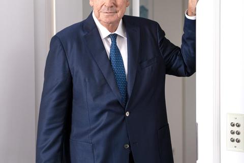 Heinz Hermann Thiele hat sich aus kleinen Verhältnissen zum Milliardär hochgearbeitet. Er ist 79 Jahre alt. Foto: dpa
