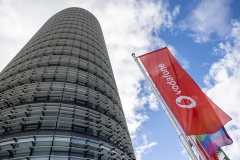 Vodafone möchte bald Refurbished-Handys verkaufen, die Telekom und O2 machen das bereits.